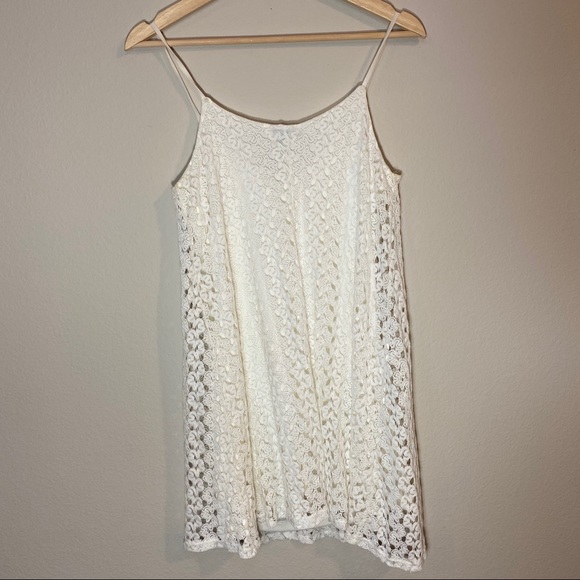 White lace dress - Picture 2 of 2